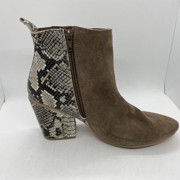 Naughty Monkey Sz 8.5 Woman's bootie Snake like Leather Side Zip Fashion boots - Picture 2 of 11